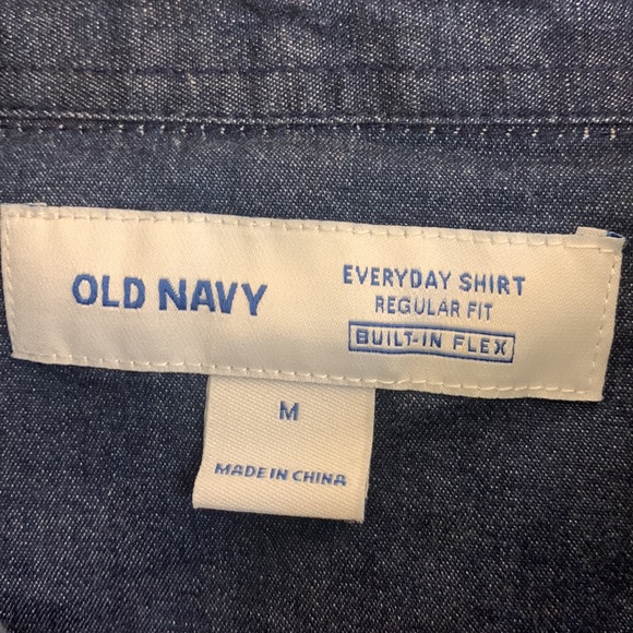 Old navy men’s denim button down - Picture 2 of 2